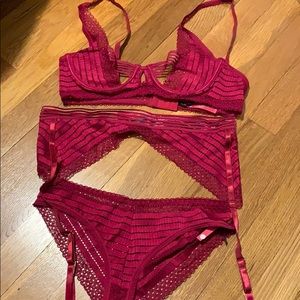 Love Vera Red 3 piece garter set